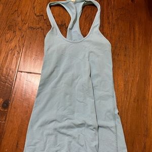 size 4 lululemon tank top